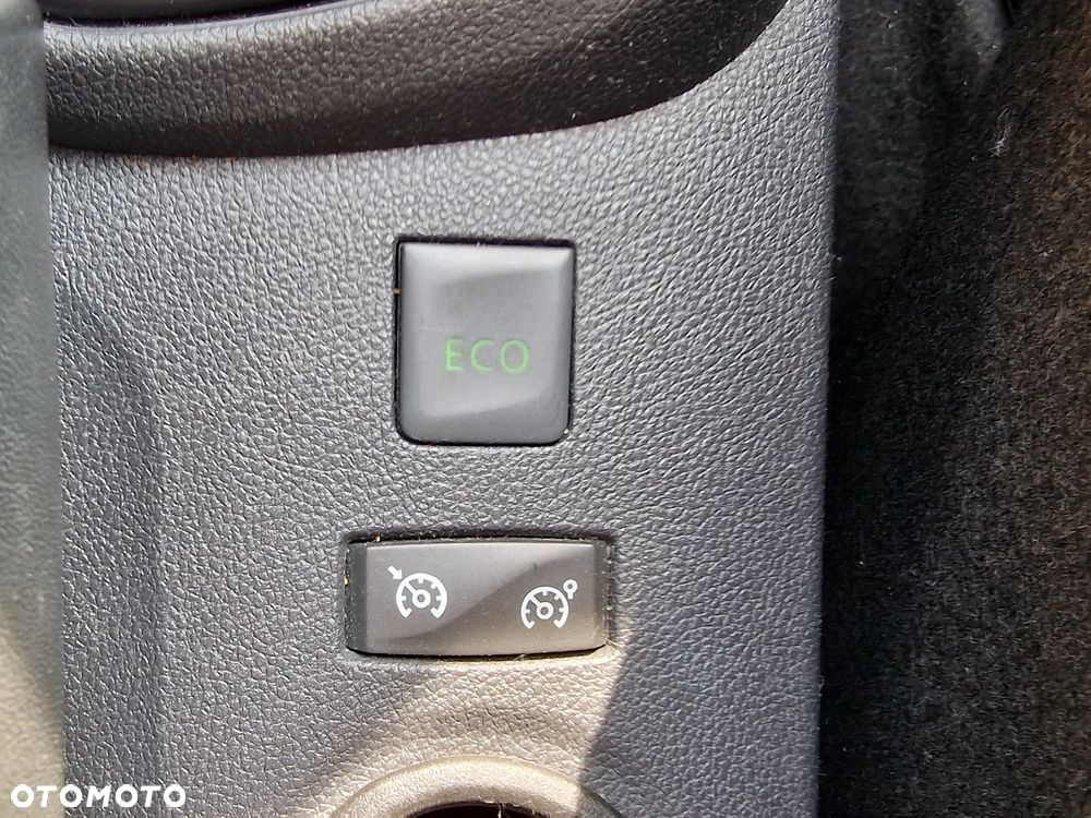 Renault Captur (ENERGY) dCi 90 EDC LIMITED - 17
