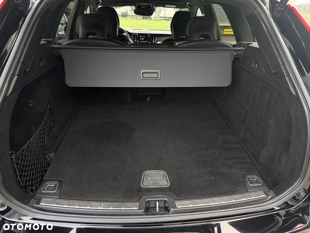 Volvo XC 60 B4 D AWD Geartronic RDesign - 34