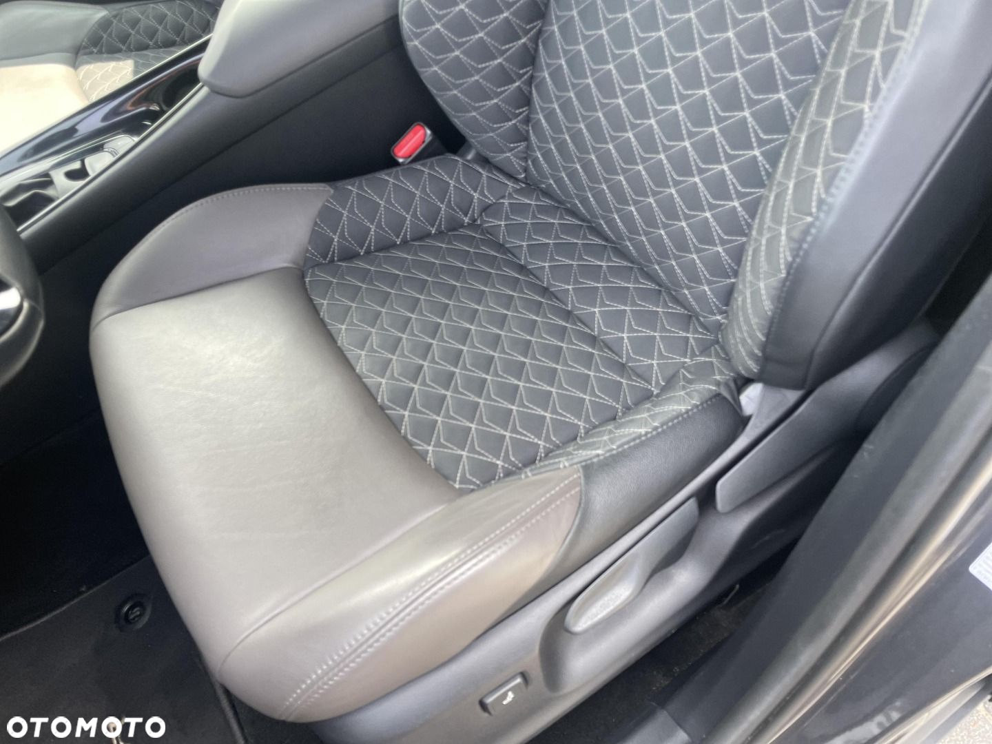 Toyota C-HR - 16
