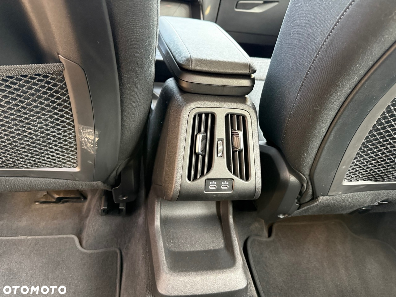 BMW Seria 2 218i Active Tourer - 12