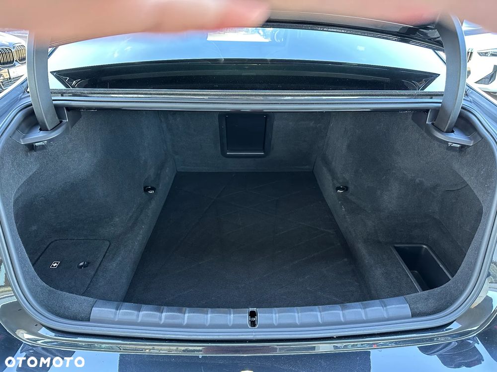 BMW Seria 7 740d xDrive sport - 25