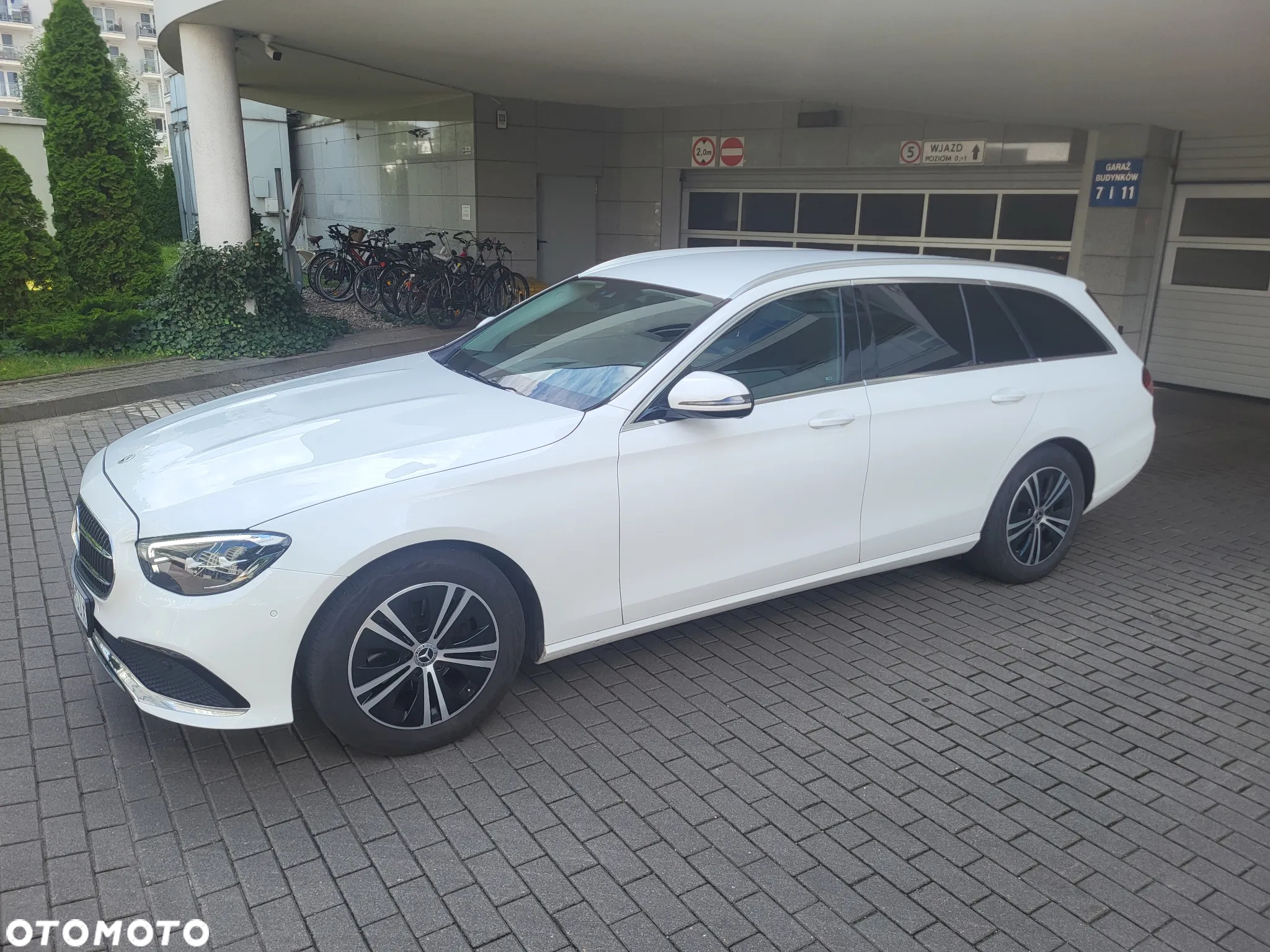 Mercedes-Benz Klasa E 220 d T 9G-TRONIC Avantgarde - 8
