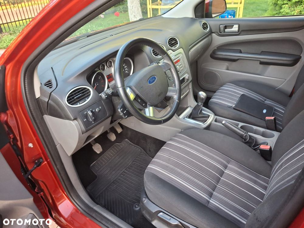 Ford Focus 1.6 16V Connection - 13