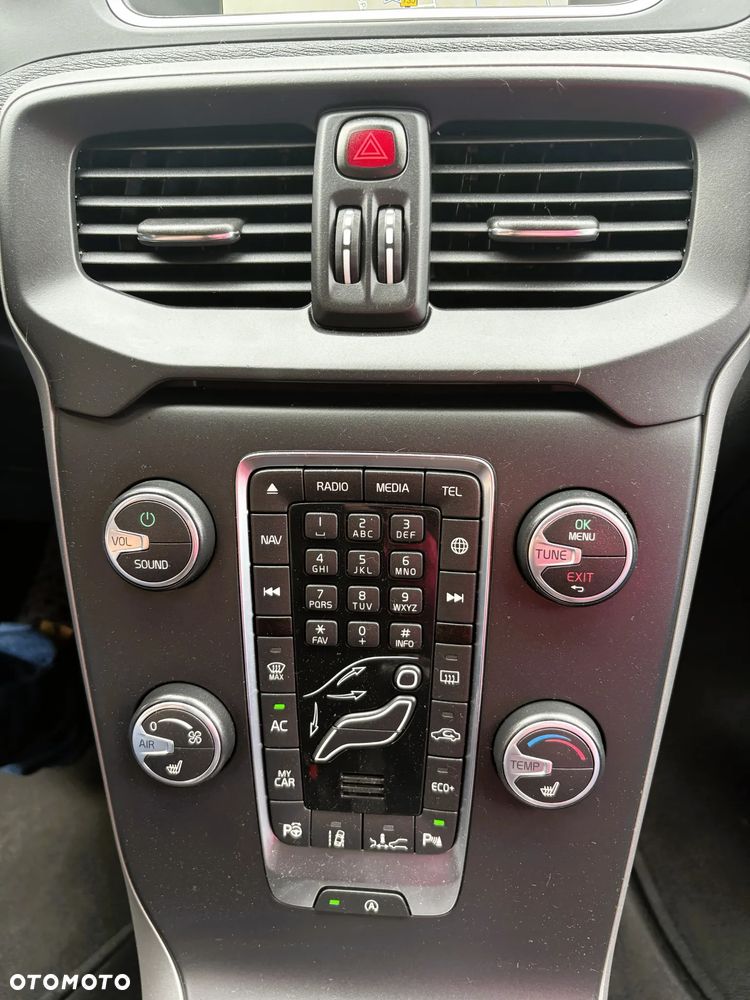 Volvo V40 D4 Drive-E R-Design Kinetic - 27