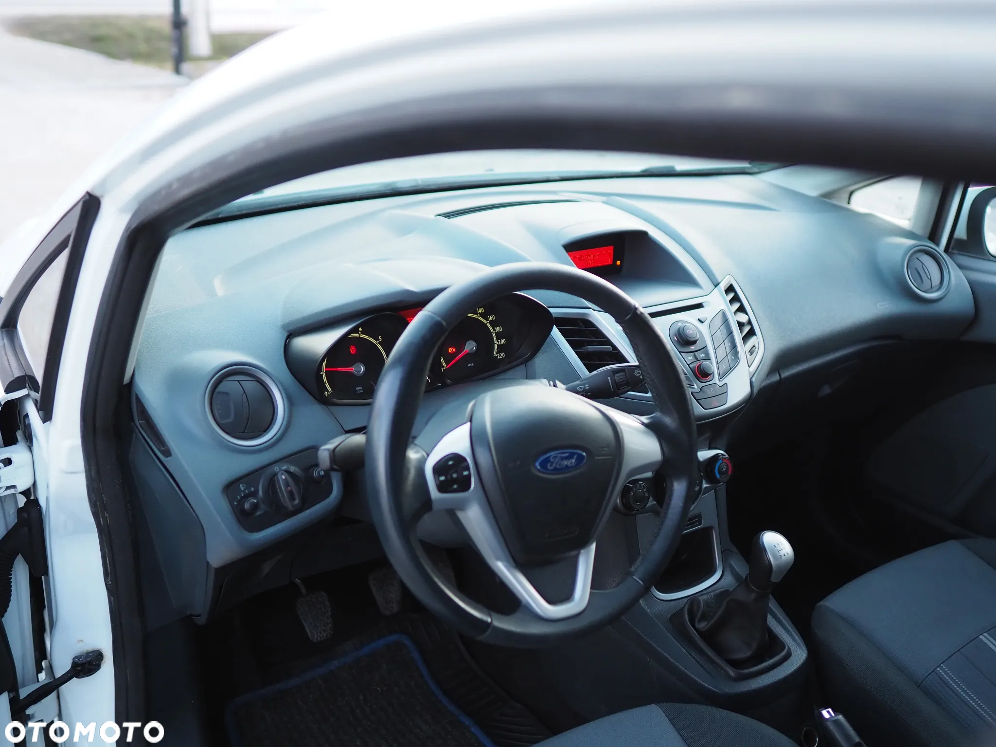 Ford Fiesta - 15
