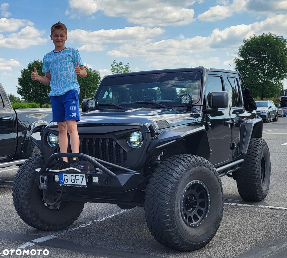 Jeep Wrangler - 1