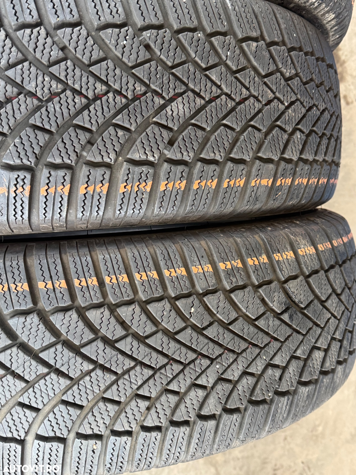 Vând 4 anvelope 225/60/18 bridgestone de iarnă ca noi - 3