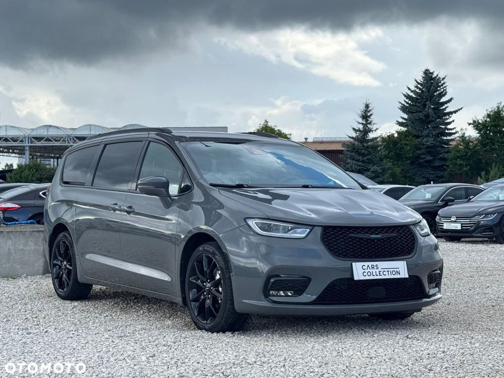 Chrysler Pacifica - 3