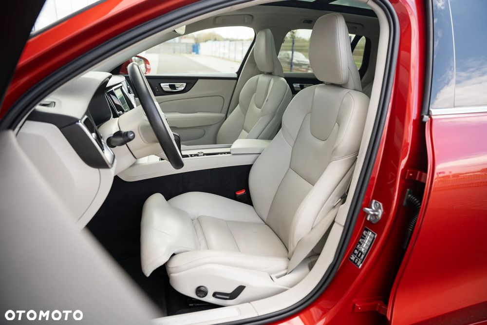 Volvo V60 D3 Drive-E Momentum - 23