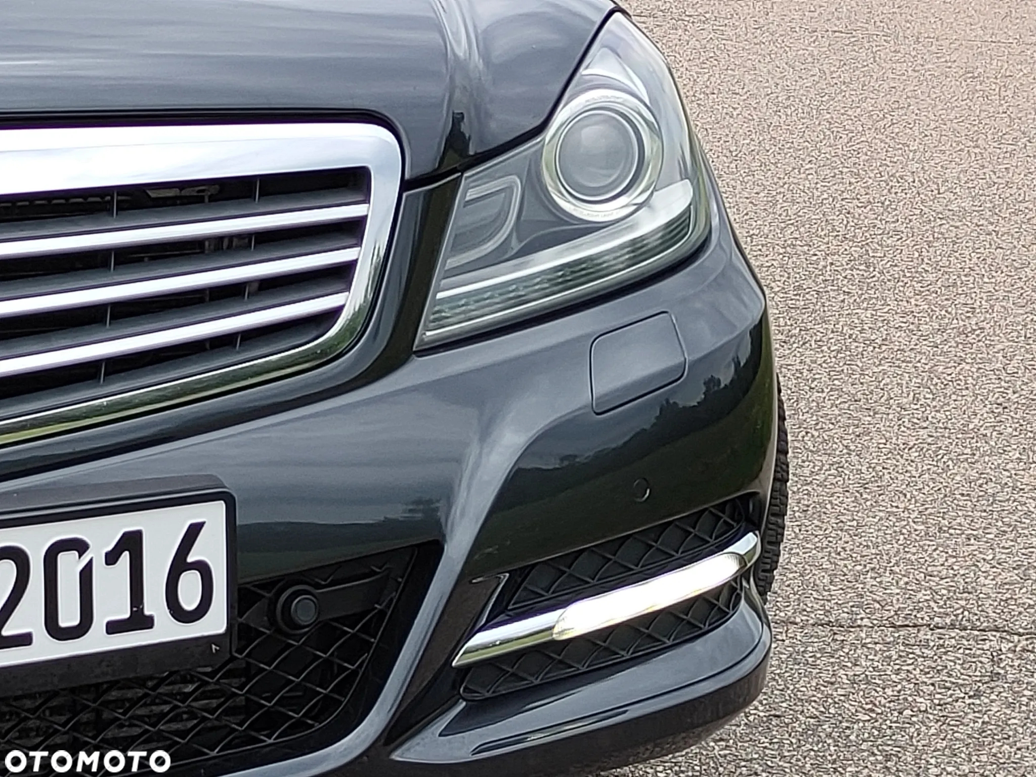 Mercedes-Benz Klasa C 250 CGI BlueEff Avantgarde - 21