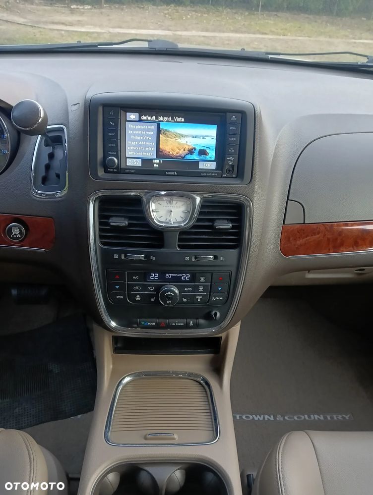 Chrysler Town & Country 3.6 Limited - 37