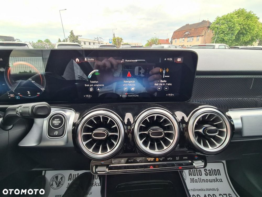 Mercedes-Benz GLB 200 d AMG Line 8G-DCT - 16