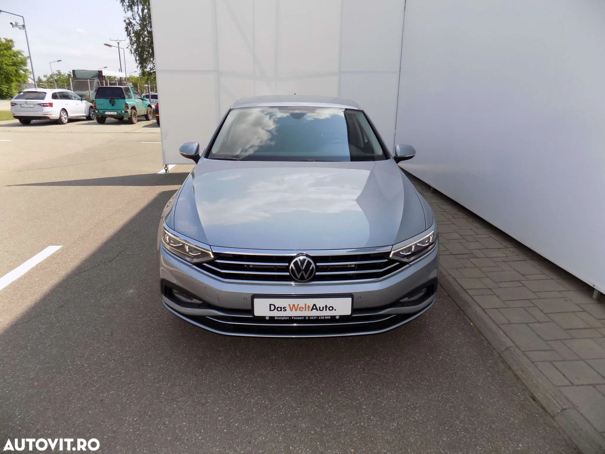 Volkswagen Passat 2.0 TDI DSG Comfortline - 9