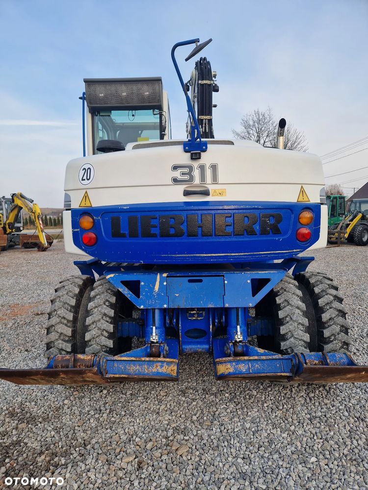 Liebherr A311 - 5