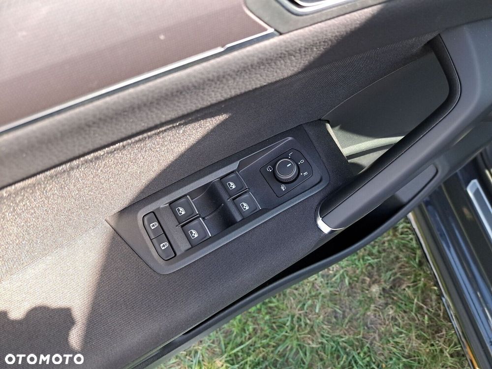 Volkswagen Touran 2.0 TDI SCR DSG Highline - 15