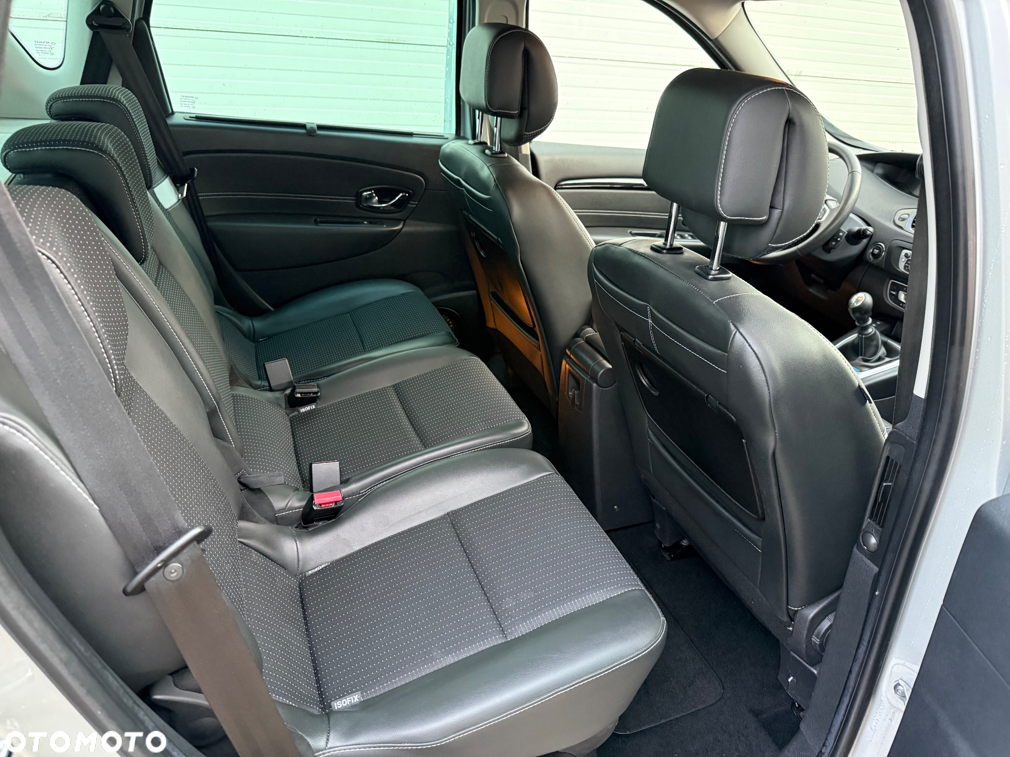 Renault Scenic 1.6 16V 110 Dynamique - 9