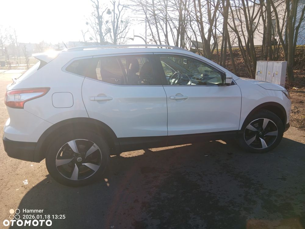 Nissan Qashqai 1.6 DIG-T N-Connecta - 4