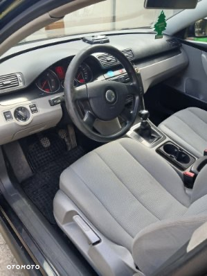 Volkswagen Passat 1.9 TDI Comfortline - 6