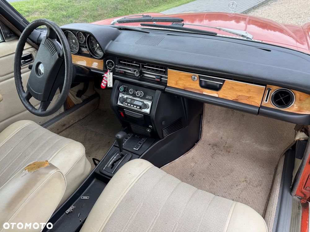 Mercedes-Benz 280 - 22