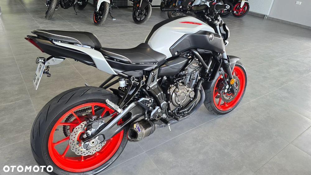 Yamaha MT - 28