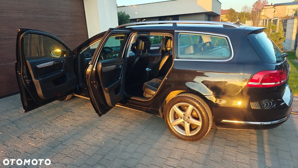 Volkswagen Passat 2.0 TDI DPF Highline - 11