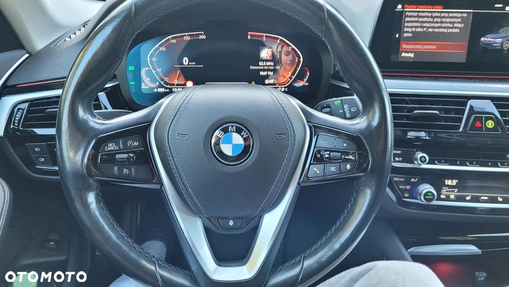 BMW Seria 5 520d xDrive Sport Line - 12