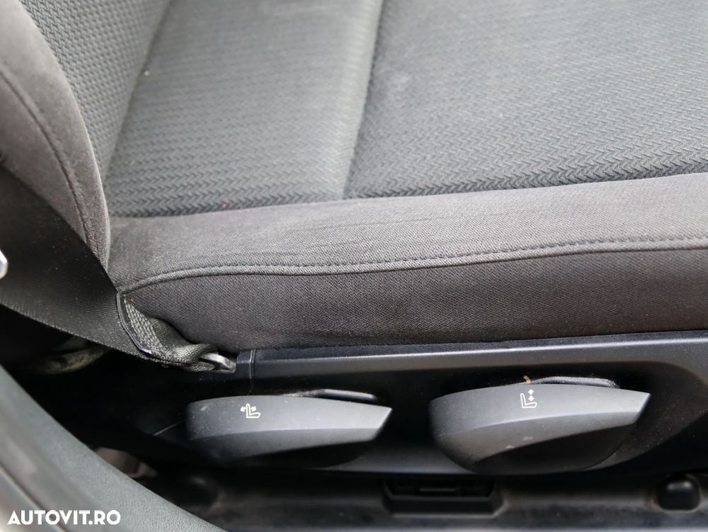 BMW Seria 3 318d - 34