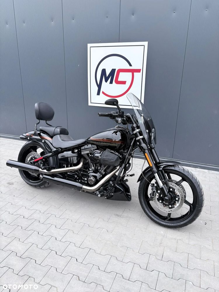 Harley-Davidson Softail Breakout - 4