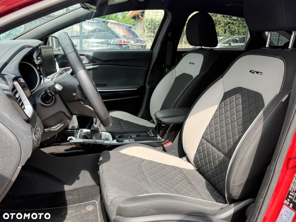 Kia ProCeed 1.6 CRDi SCR GT LINE - 9