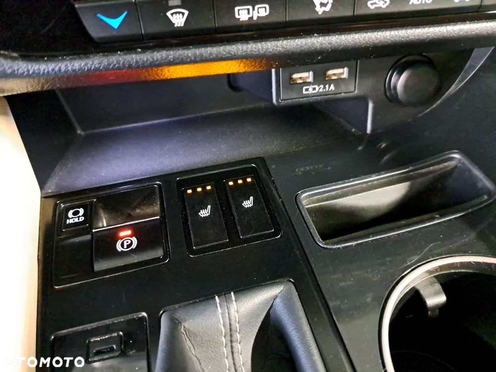 Lexus RX 450h Business Edition - 27