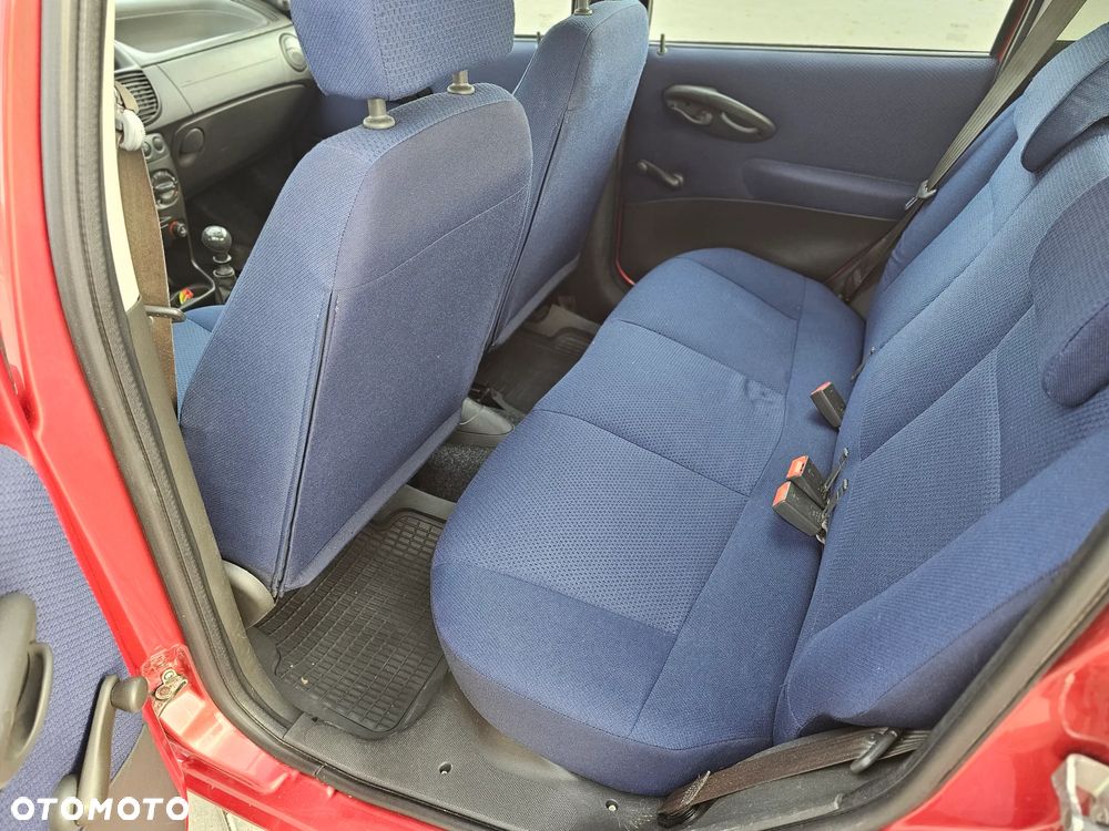 Fiat Punto 1.2 8V Active - 8
