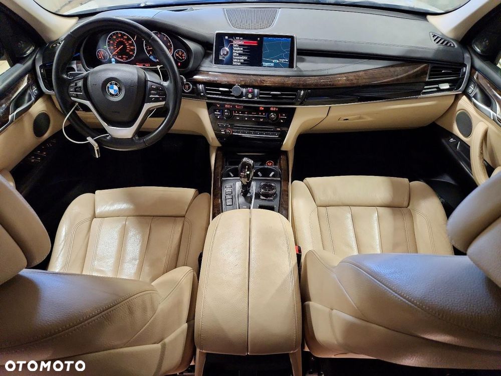 BMW X5 xDrive50i Sport-Aut - 7