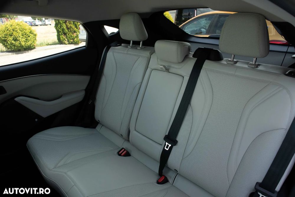 Ford Mustang Mach-E - 17