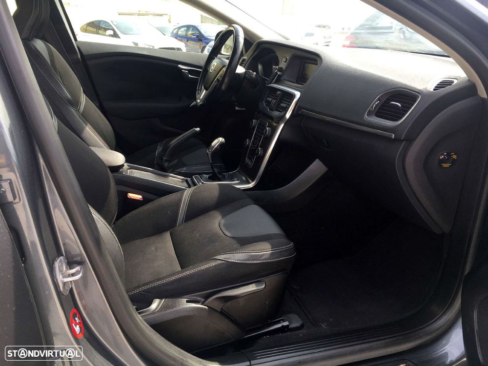 Volvo V40 1.6 D2 Momentum - 12