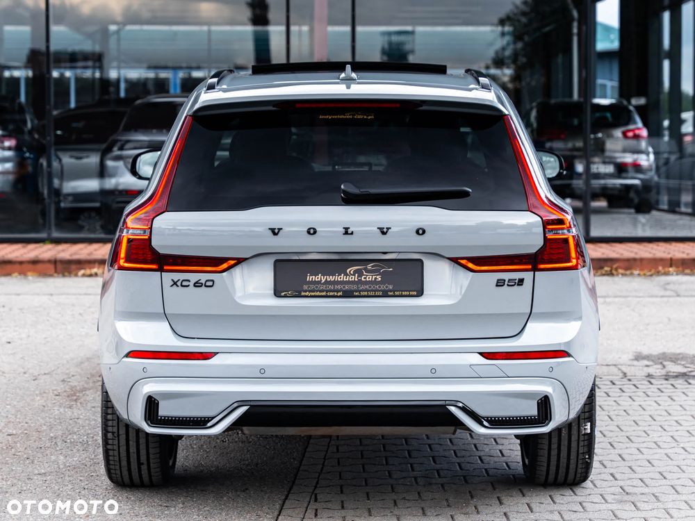Volvo XC 60 B5 B AWD Plus Dark - 18
