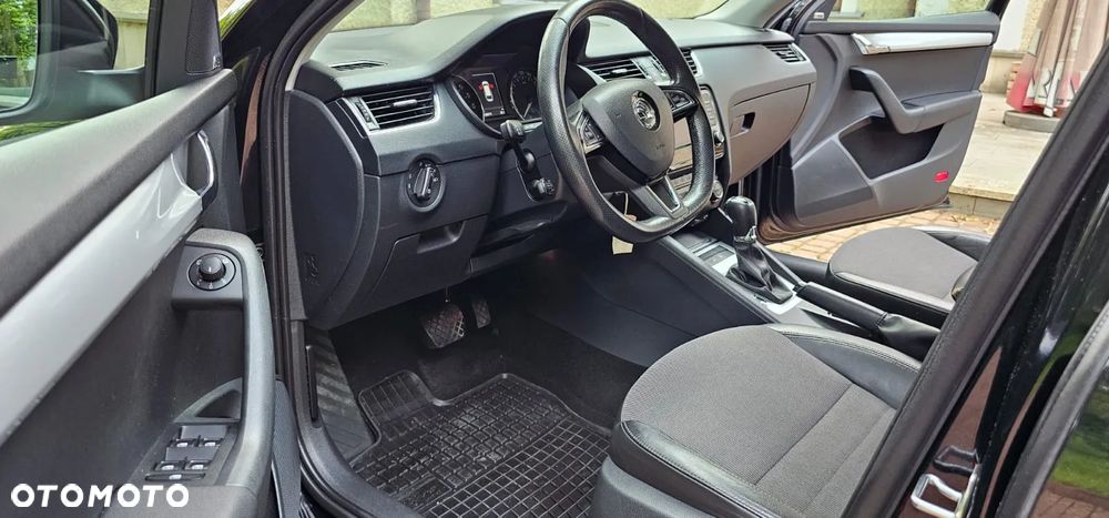 Skoda Octavia 2.0 TDI Style DSG - 4
