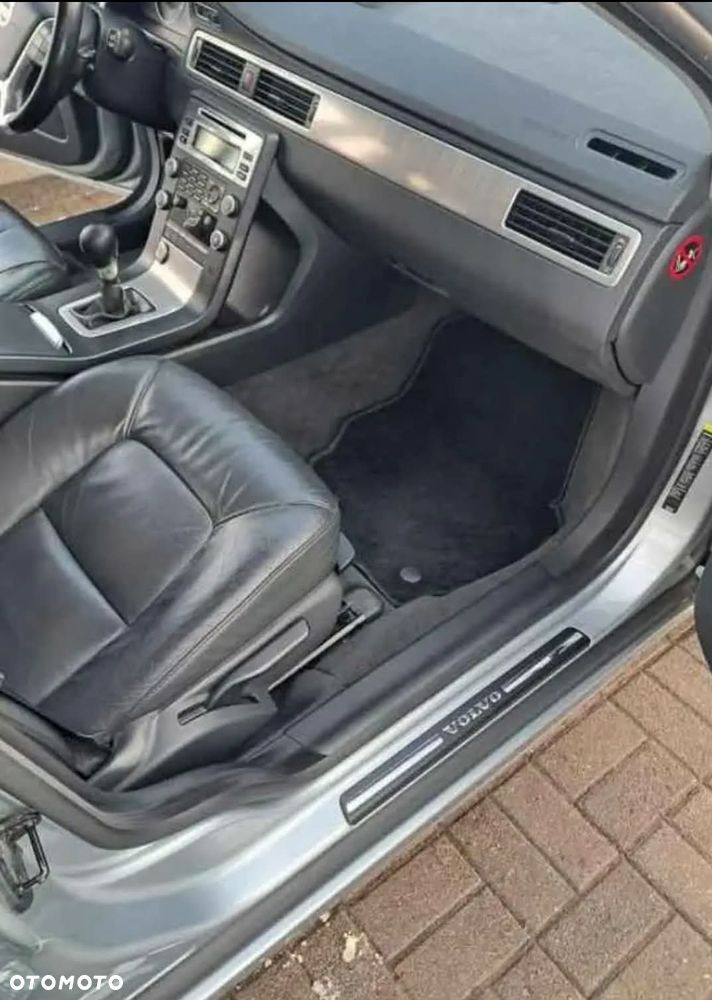 Volvo V70 2.0D Momentum - 4