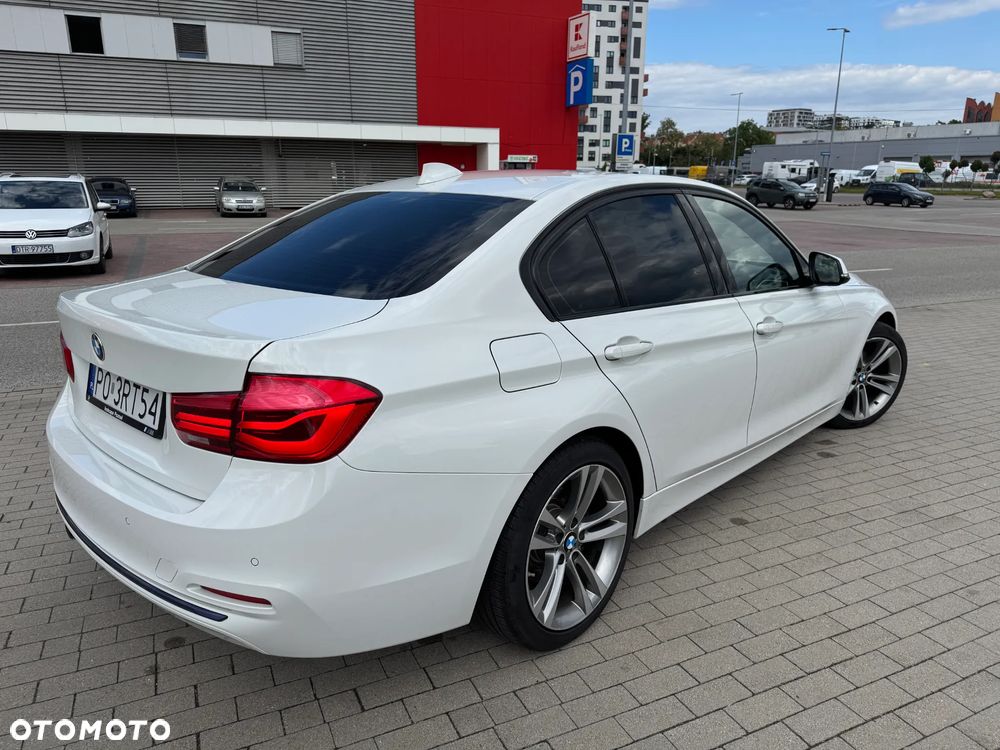 BMW Seria 3 320d Efficient Dynamic Edition Sport Line - 5