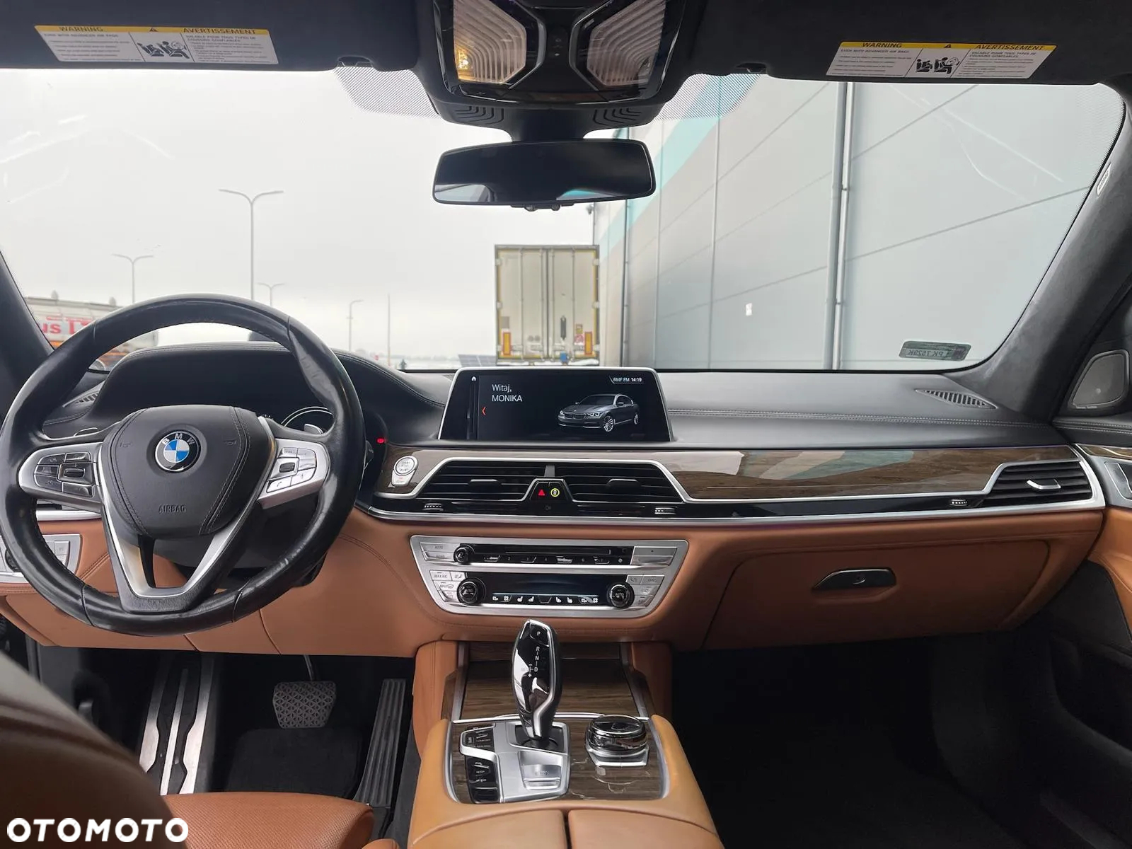 BMW Seria 7 750i xDrive - 15
