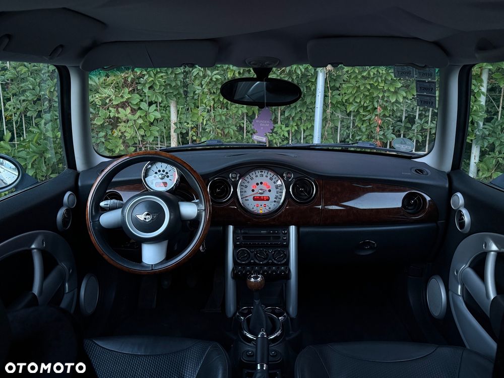 MINI Cooper Standard - 12