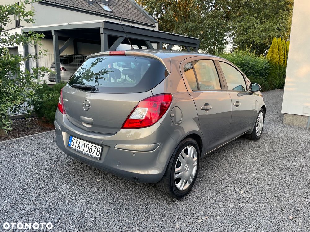 Opel Corsa 1.4 16V Cosmo - 3