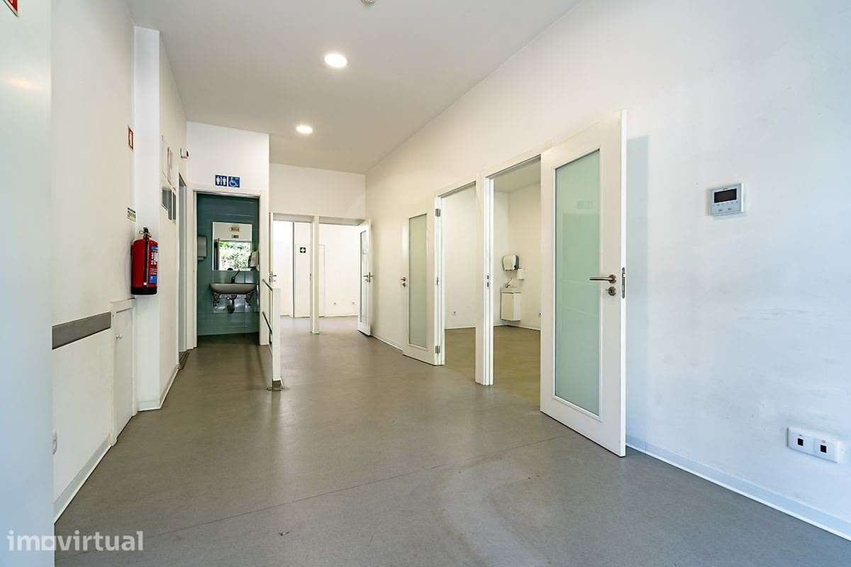 Espaço Comercial no R/C com Luz Natural–Rua da Figueira da Foz-Coimbra - Grande imagem: 2/6