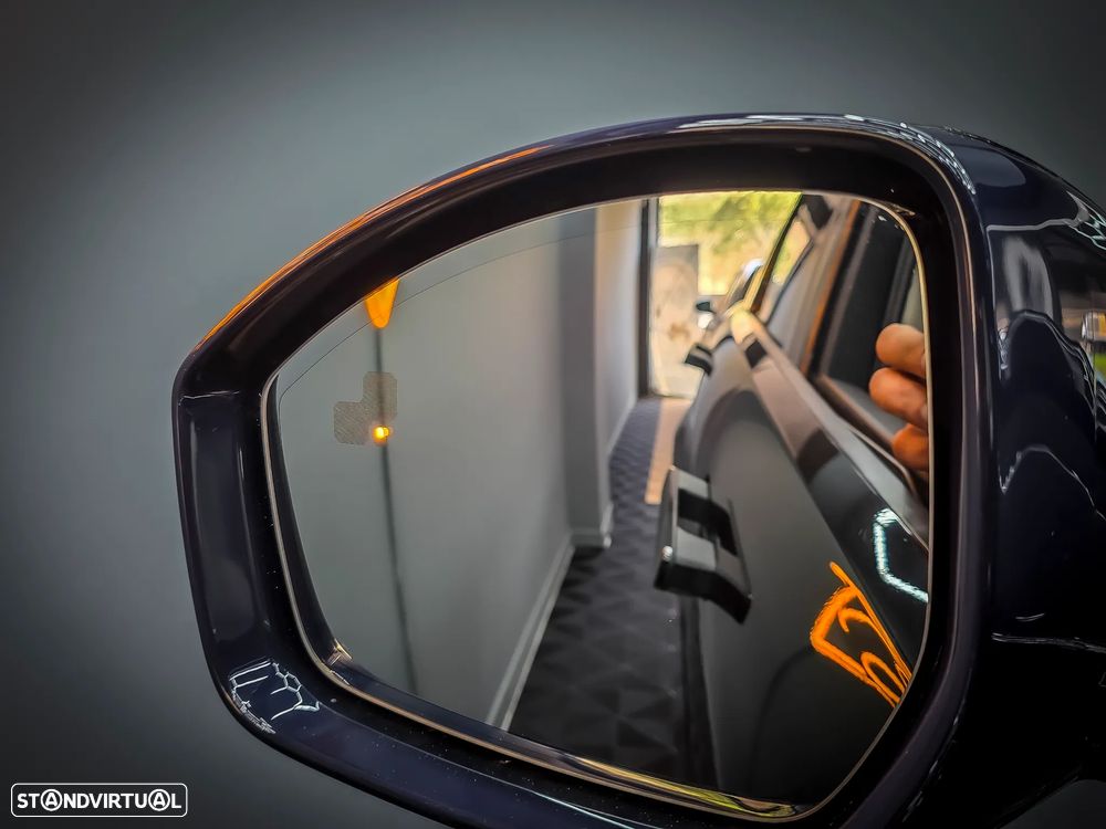 Land Rover Range Rover Evoque P300e R-Dynamic SE - 52