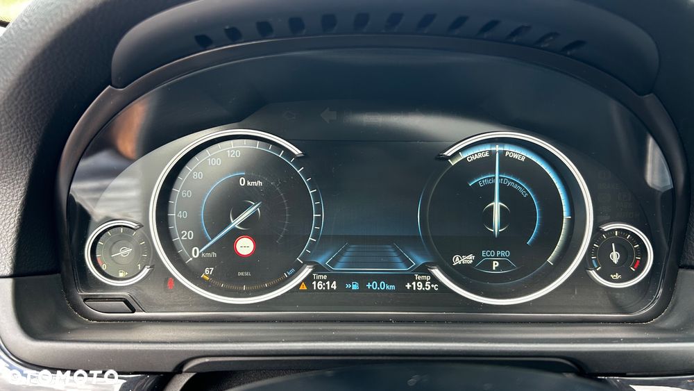 BMW Seria 5 525d xDrive Luxury Line - 29