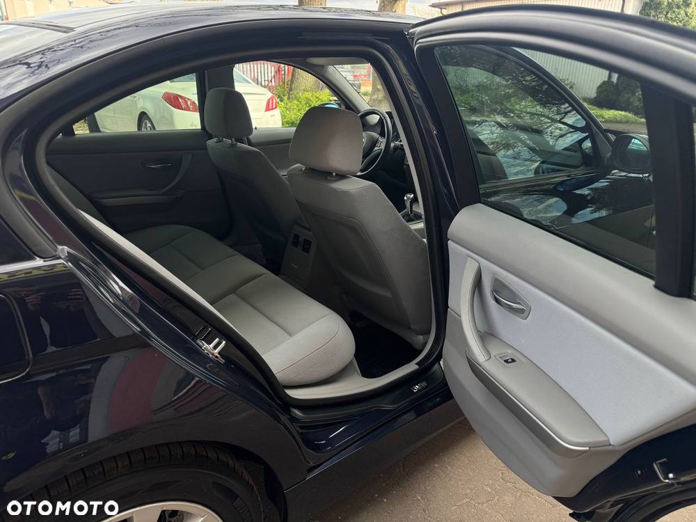 BMW Seria 3 320d - 19