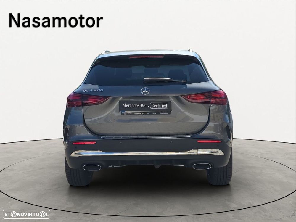 Mercedes-Benz GLA 200 - 4