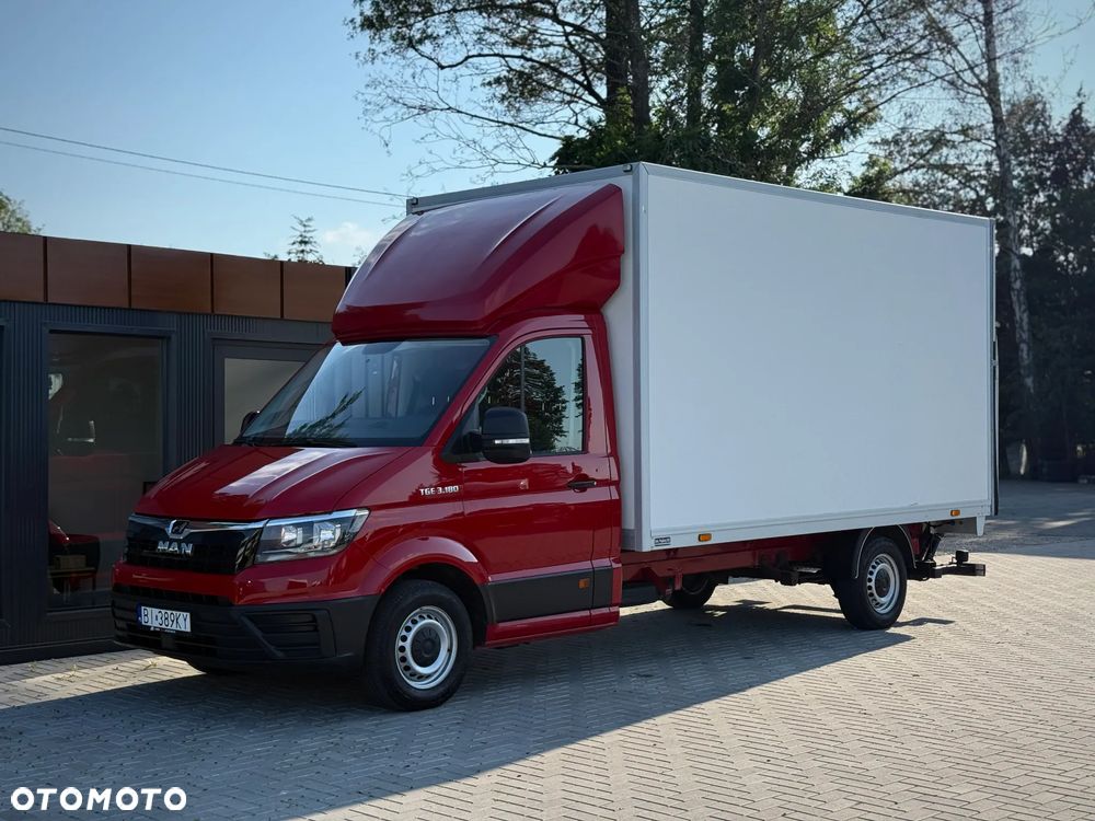 MAN TGE 3.180 / Kontener 4,2m + Winda Hydrauliczna 750KG + Drzwi Boczne / Bogate wyposażenie / Bezwypadkowy / ZAREJESTROWANY W PL - 3