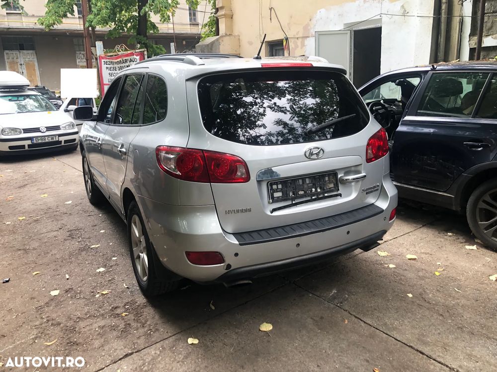 Dezmembrez Hyundai Santa FE 2  gri argintiu 2007 2,2 CRDI cutie manuala - 2