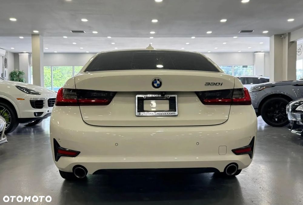 BMW Seria 3 330i xDrive M Sport - 6