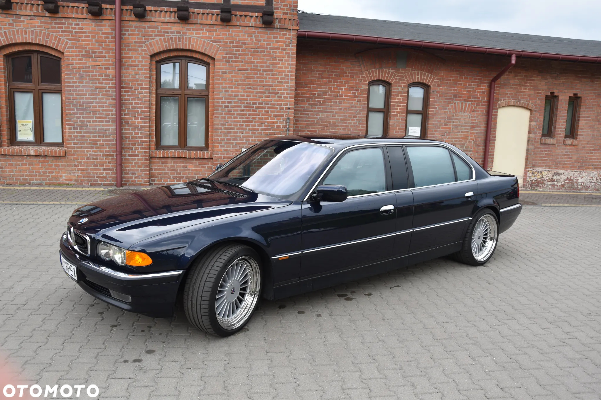 BMW Seria 7 750iL - 4